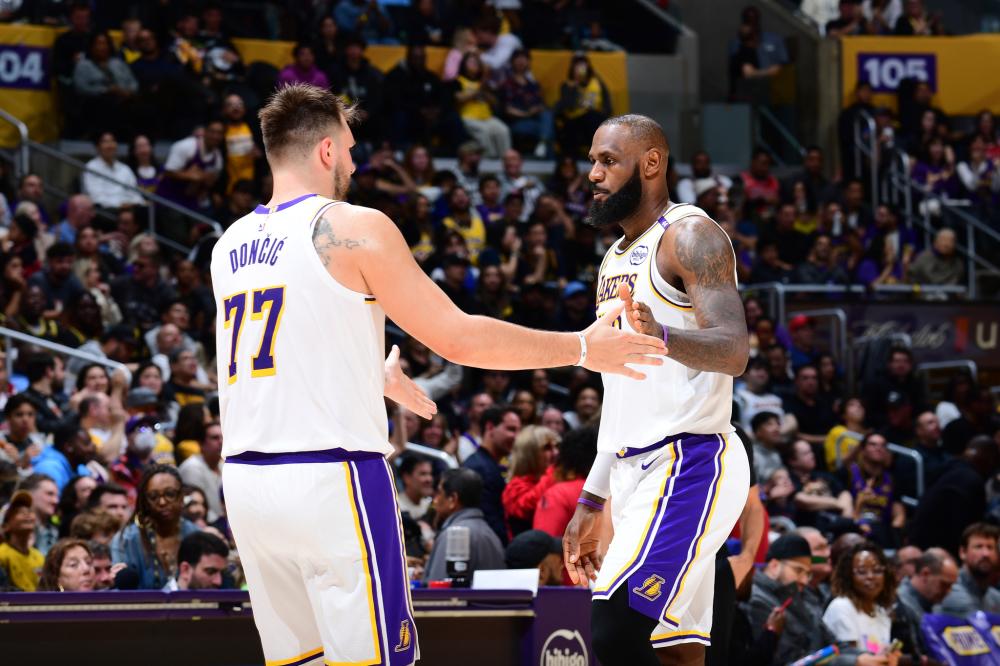 鹈鹕正式决定裁掉锡安，引NBA多队哄抢，湖人开出最新合同.